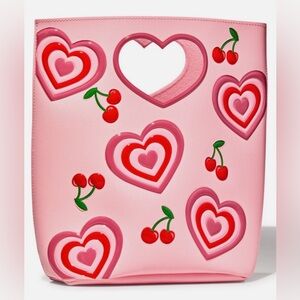 🆕❣️ BATH & BODY WORKS “HEARTS & CHERRIES” REUSABLE TOTE/GIFT BAG. BRAND NEW!